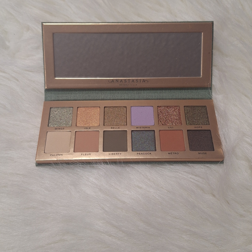 Anastasia Beverly Hills Luxe Green Palette